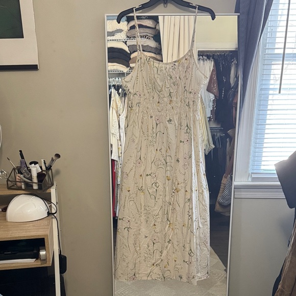 H&M Dresses & Skirts - H&M Cream Floral Maxi Dress